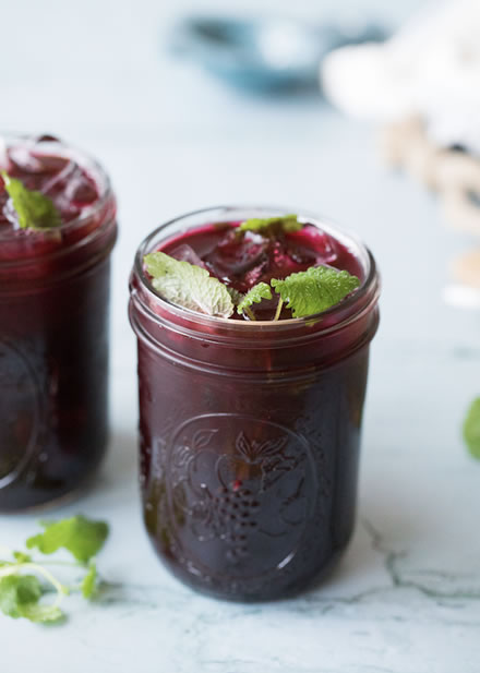 Lemon Balm Wild Blueberry Iced Tea 