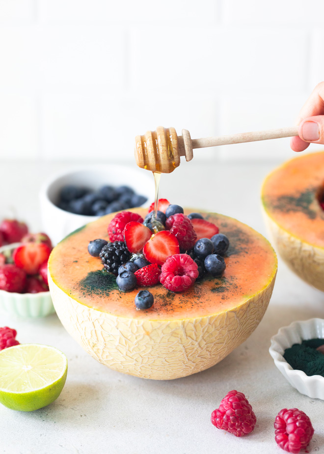 Cantaloupe With Spirulina & Berries